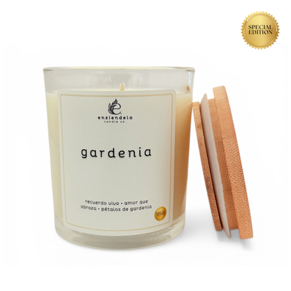 Gardenia (Edición Especial) • Vela Aromática Artesanal • 8oz